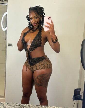🔥 African booty meat leaked private photo uncensored full
