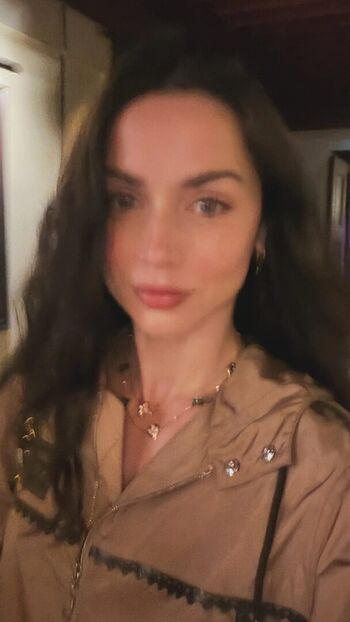 🔥 Ana de armas  page leaked private photo uncensored full