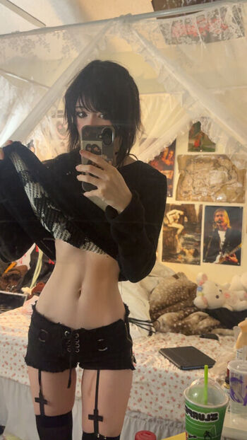 🔥 Ashisbees page leaked private photo uncensored full