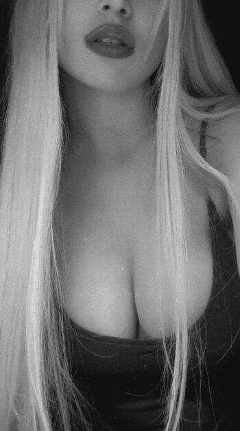 🔥 Ava max  page leaked private photo uncensored full