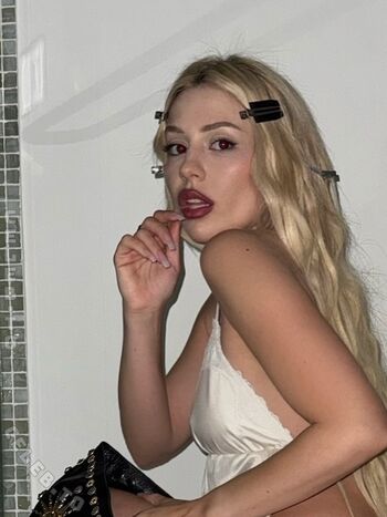 🔥 Ava max  page leaked private photo uncensored full