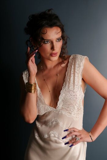 🔥 Bella thorne  page leaked private photo uncensored full