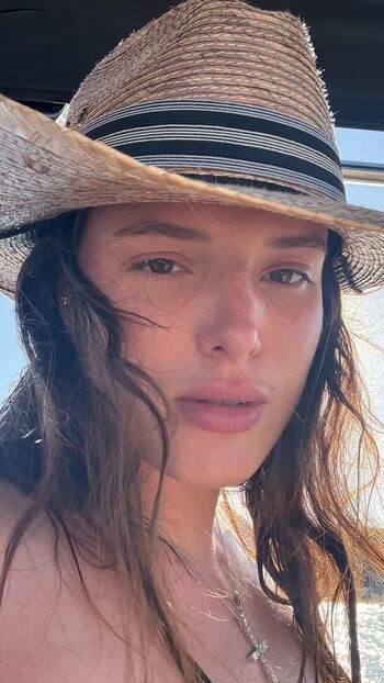 🔥 Bella thorne  page leaked private photo uncensored full