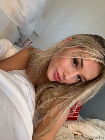 🔥 Breckiehill  page leaked private photo uncensored full