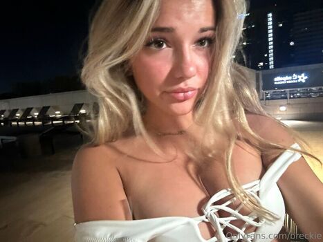 🔥 Breckiehill leaked private photo uncensored full
