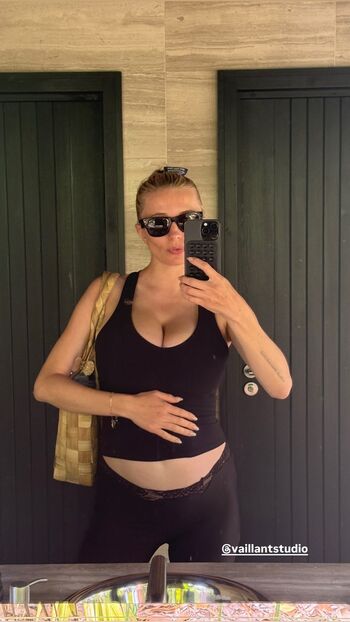 🔥 Caroline vreeland  page leaked private photo uncensored full