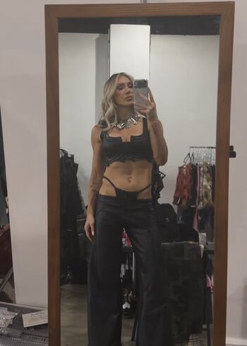 🔥 Charlotte flair leaked private photo uncensored full