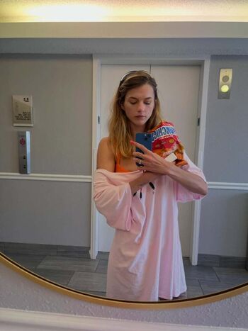 🔥 Chloe east leaked private photo uncensored full