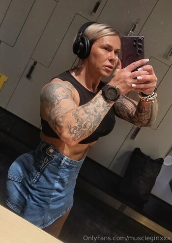 🔥 Crazyxbody  page leaked private photo uncensored full
