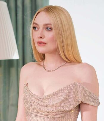 🔥 Dakota fanning page leaked private photo uncensored full