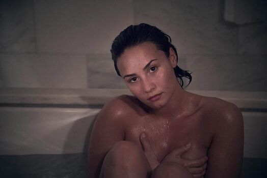 🔥 Demi lovato leaked private photo uncensored full