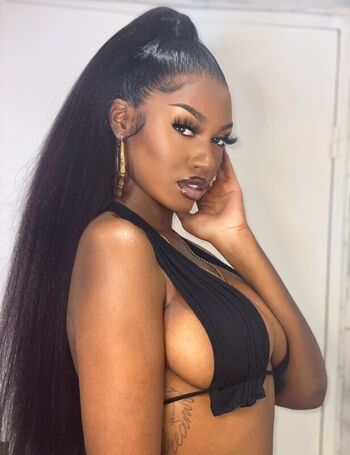 🔥 Elinda san leaked private photo uncensored full