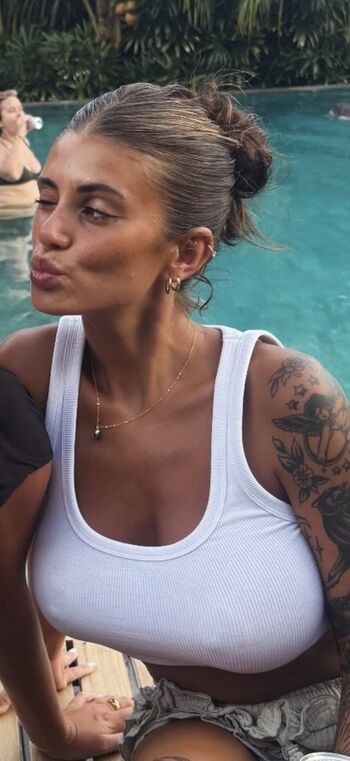 🔥 Emiiby  page leaked private photo uncensored full