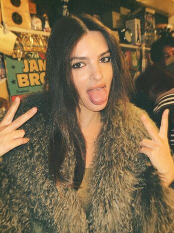 🔥 Emily ratajkowski  page leaked private photo uncensored full