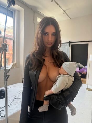 🔥 Emily ratajkowski  page leaked private photo uncensored full
