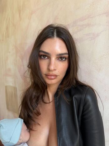 🔥 Emily ratajkowski  page leaked private photo uncensored full