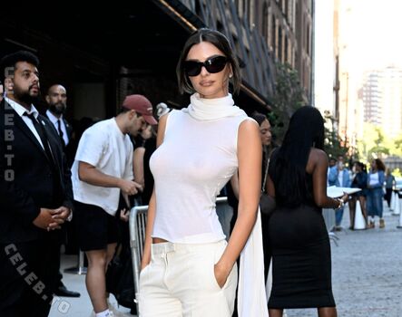 🔥 Emily ratajkowski  page leaked private photo uncensored full