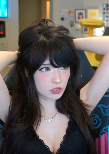 🔥 Emiru  page leaked private photo uncensored full