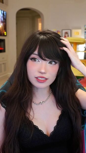 🔥 Emiru  page leaked private photo uncensored full