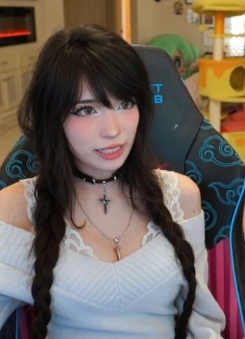 🔥 Emiru  page leaked private photo uncensored full