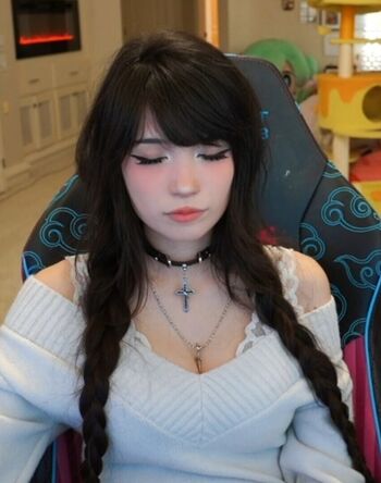 🔥 Emiru  page leaked private photo uncensored full