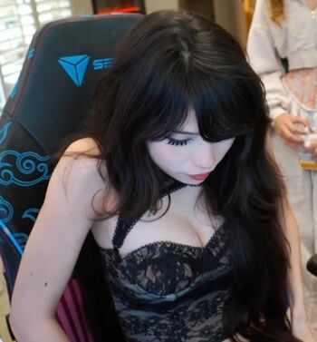 🔥 Emiru  page leaked private photo uncensored full