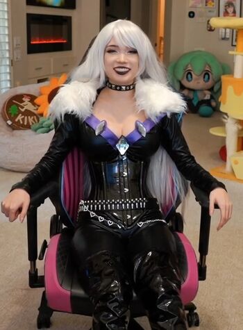 🔥 Emiru  page leaked private photo uncensored full