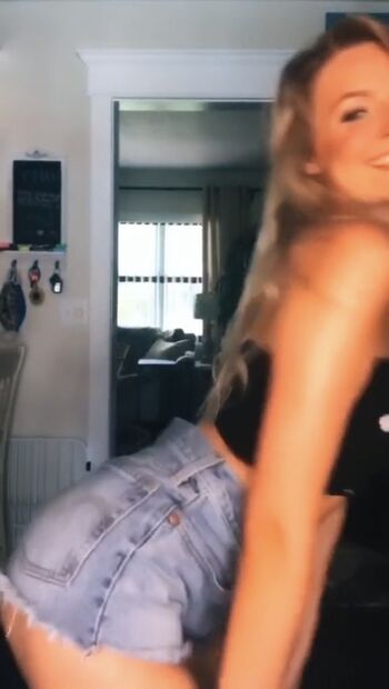 🔥 Hailey malles page leaked private photo uncensored full