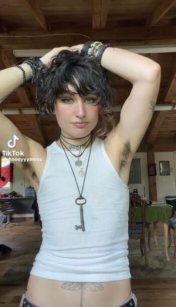🔥 Hairy women leaked private photo uncensored full