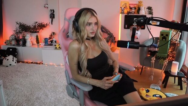 🔥 Honeypuu  page leaked private photo uncensored full