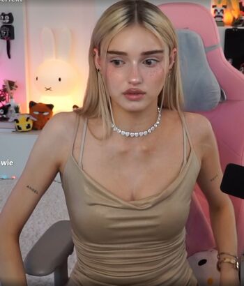 🔥 Honeypuu  page leaked private photo uncensored full