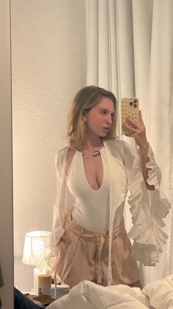 🔥 Iamcarlavoicu leaked private photo uncensored full