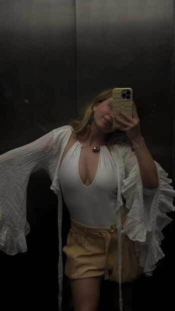 🔥 Iamcarlavoicu leaked private photo uncensored full