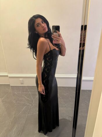 🔥 Kylie jenner  page leaked private photo uncensored full