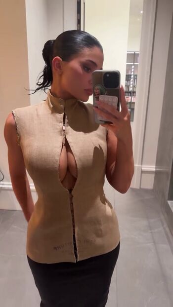 🔥 Kylie jenner  page leaked private photo uncensored full