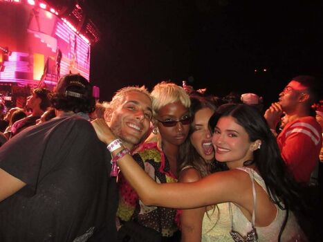 🔥 Kylie jenner  page leaked private photo uncensored full