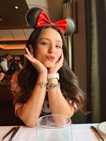 🔥 Larissa manoela page leaked private photo uncensored full