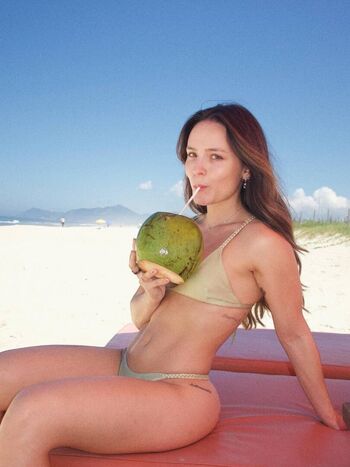 🔥 Larissa manoela page leaked private photo uncensored full