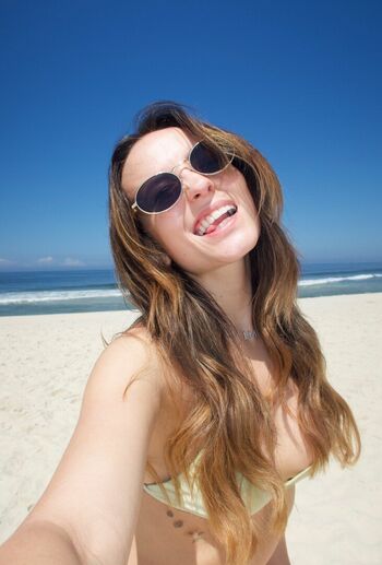 🔥 Larissa manoela page leaked private photo uncensored full