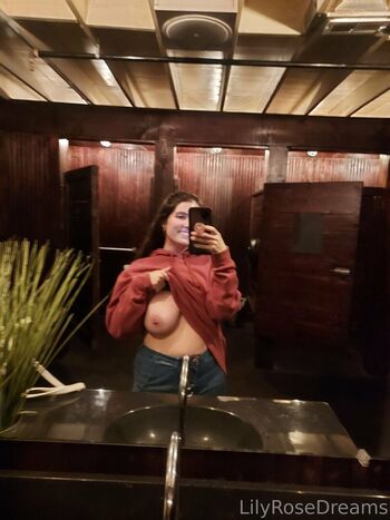 🔥 Lilyrose leaked private photo uncensored full