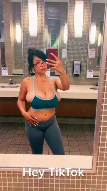 🔥 Lizzywurst page leaked private photo uncensored full