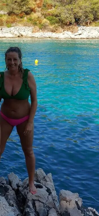 🔥 Mature women page leaked private photo uncensored full