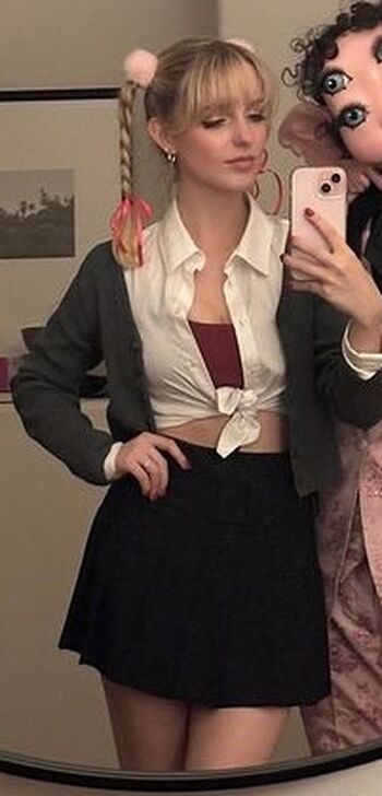 🔥 Mckenna grace  page leaked private photo uncensored full