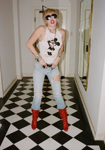 🔥 Miley cyrus page leaked private photo uncensored full