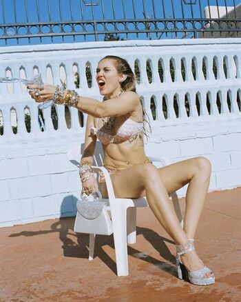 🔥 Miley cyrus page leaked private photo uncensored full