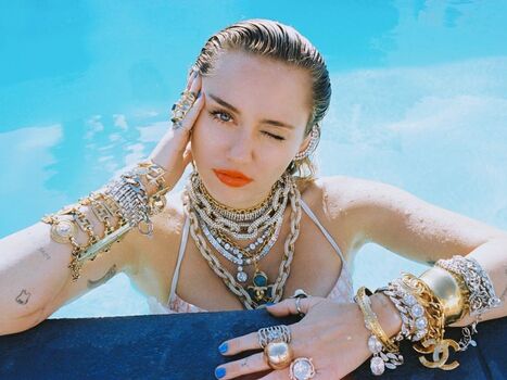 🔥 Miley cyrus page leaked private photo uncensored full