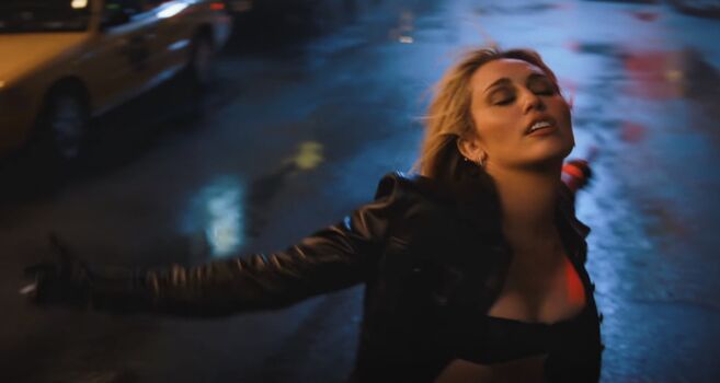 🔥 Miley cyrus leaked private photo uncensored full