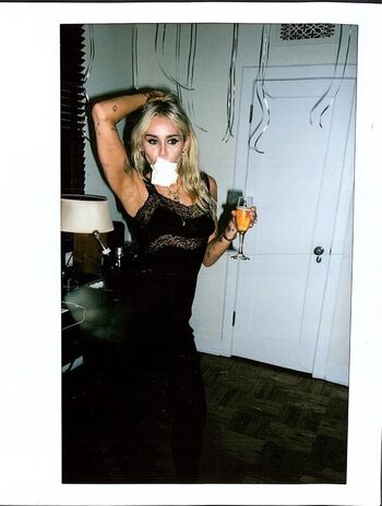 🔥 Miley cyrus leaked private photo uncensored full