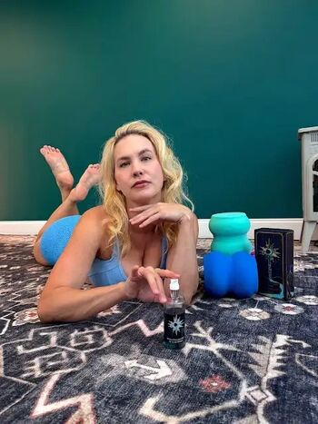 🔥 Mondragon chiropractic  page leaked private photo uncensored full