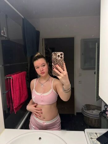 🔥 Paulineonlinee leaked private photo uncensored full